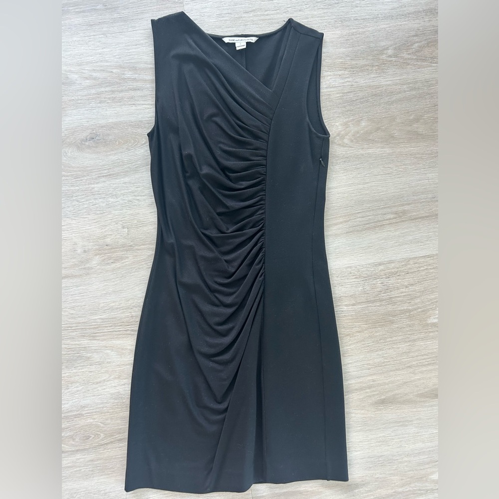 Diane von Furstenberg DVF size 8 Black Asymmetrical Midi Dress Stretch Side Zip